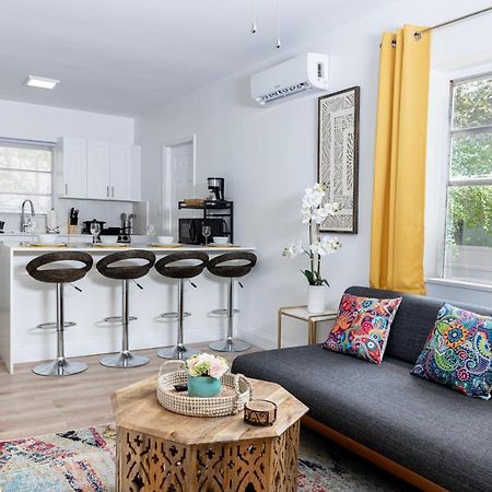 Beautiful Casita With King Bed And Private Patio Close To Calle 8, Mia Airport, Coral Gables Miami Exterior foto