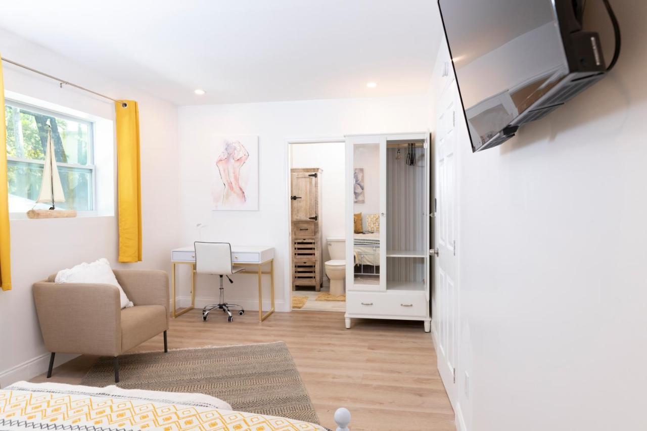 Beautiful Casita With King Bed And Private Patio Close To Calle 8, Mia Airport, Coral Gables Miami Exterior foto